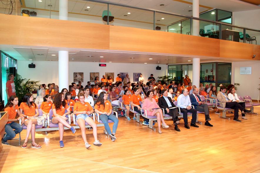 Recepción del Club de Esgrima Alcobendas - Plano central de los asistentes.