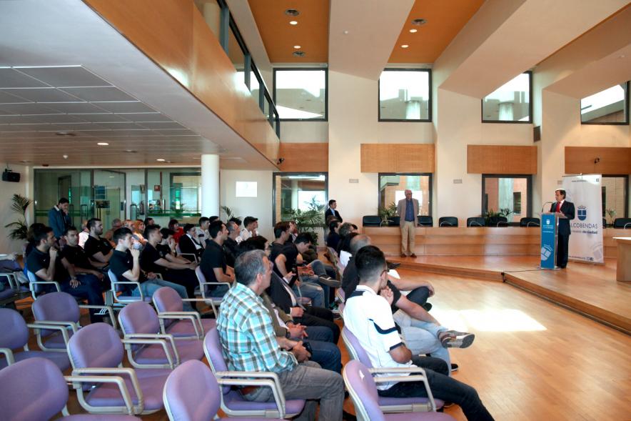 Recepción Club Patín Alcobendas en el Salón de Actos -  Discurso del alcalde.