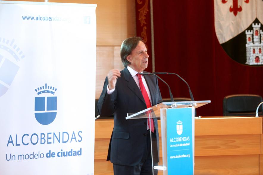 Recepción Club Patín Alcobendas en el Salón de Actos -  Discurso del alcalde.