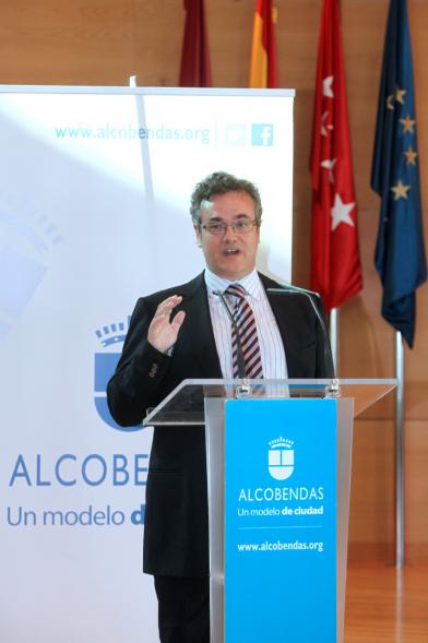 Recepción Club Patín Alcobendas en el Salón de Actos -  Discurso de un asistente.