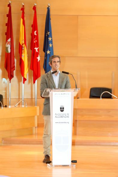  Recepción del Club Patín Alcobendas - Imagen del vicealcalde Aitor Retolaza en un momento de su discurso.