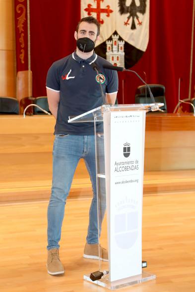 Recepción del Club Patín Alcobendas - Imagen de un jugador del primer equipo del Club Patín Alcobendas en un momento de su discurso.