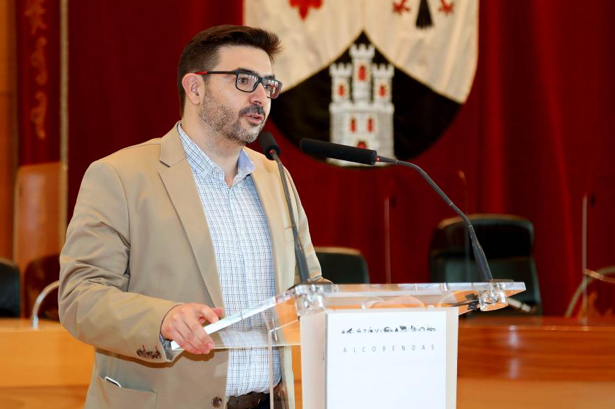 Recepción del Club Patín Alcobendas - Imagen de un momento del discurso de Ricardo Gómez, presidente saliente del Club Patín Alcobendas.