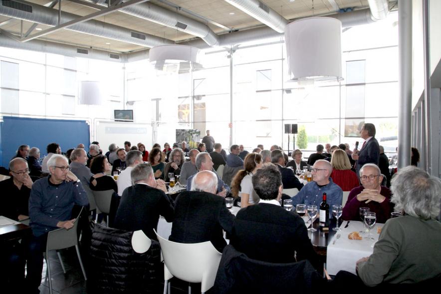 Presentación e Inauguración Exposición 25 Aniversario Colección de Fotografía de Alcobendas - Imagen vista panorámica del restaurante donde se celebró el almuerzo.