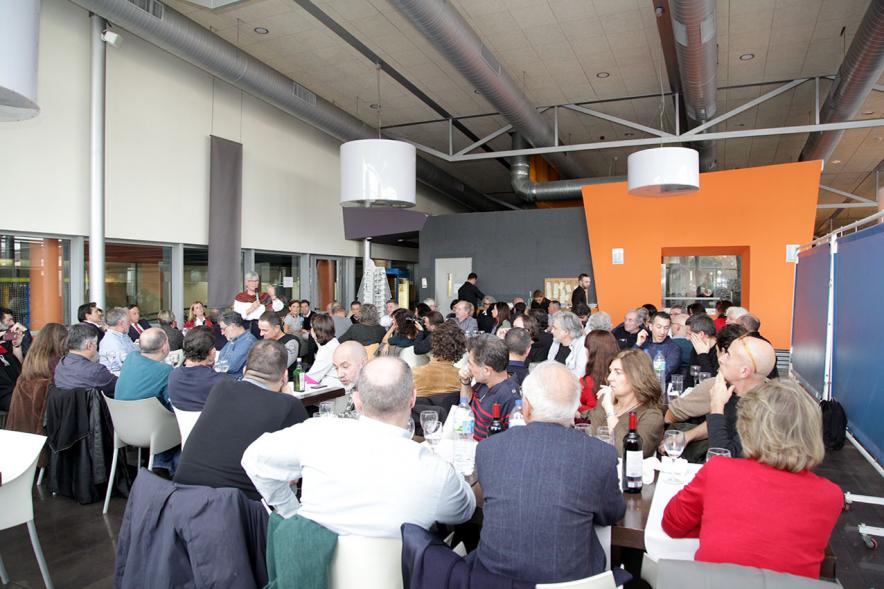 Presentación e Inauguración Exposición 25 Aniversario Colección de Fotografía de Alcobendas - Imagen vista panorámica del restaurante donde se celebró el almuerzo.