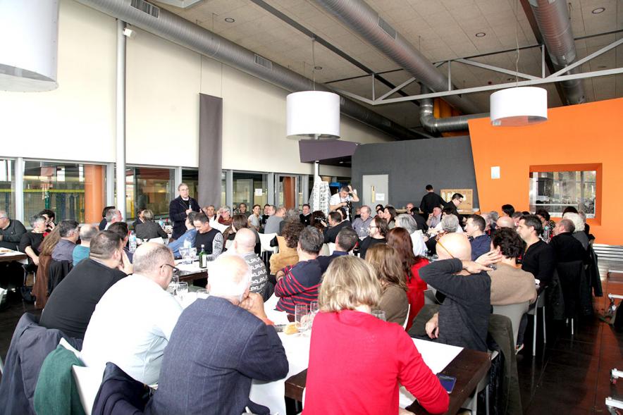 Presentación e Inauguración Exposición 25 Aniversario Colección de Fotografía de Alcobendas - Imagen vista panorámica del restaurante donde se celebró el almuerzo.