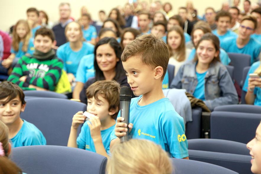 Presentación del Equipo de Atletismo del Colegio Base -  Los alumnos preguntan.