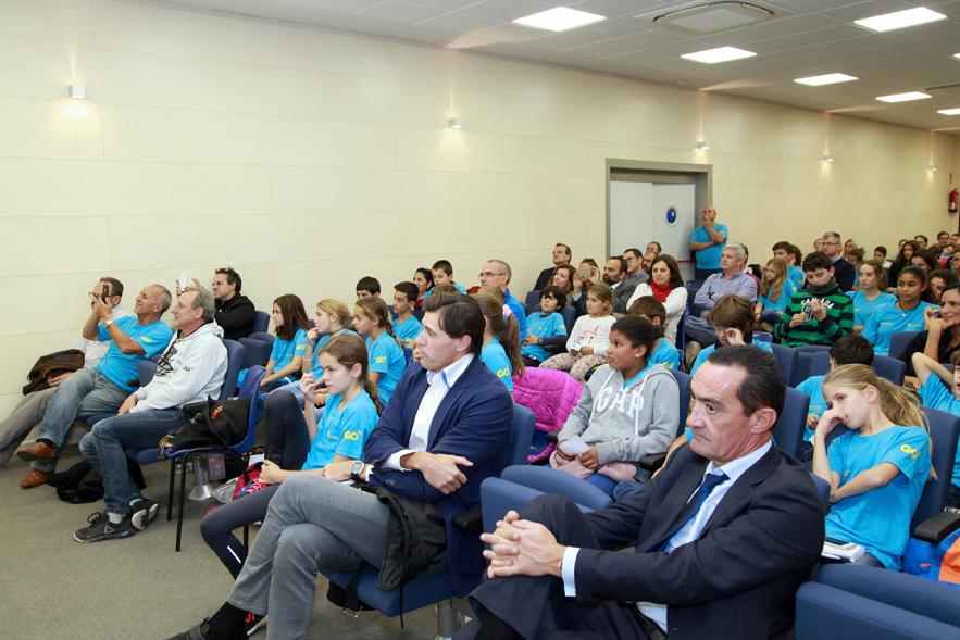 Presentación del Equipo de Atletismo del Colegio Base -  Panorámica del evento.
