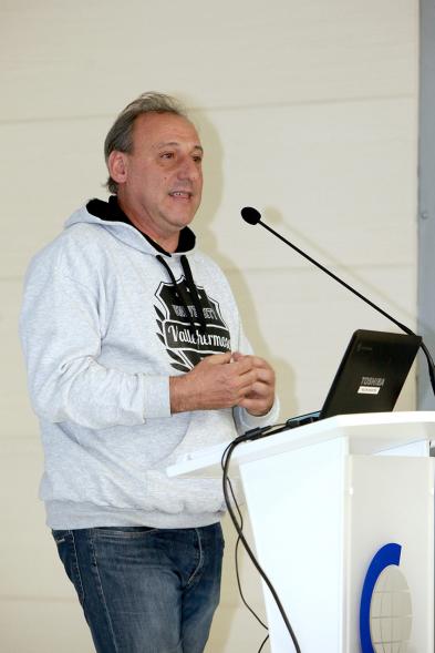 Presentación del Equipo de Atletismo del Colegio Base -   Discurso del organizador.