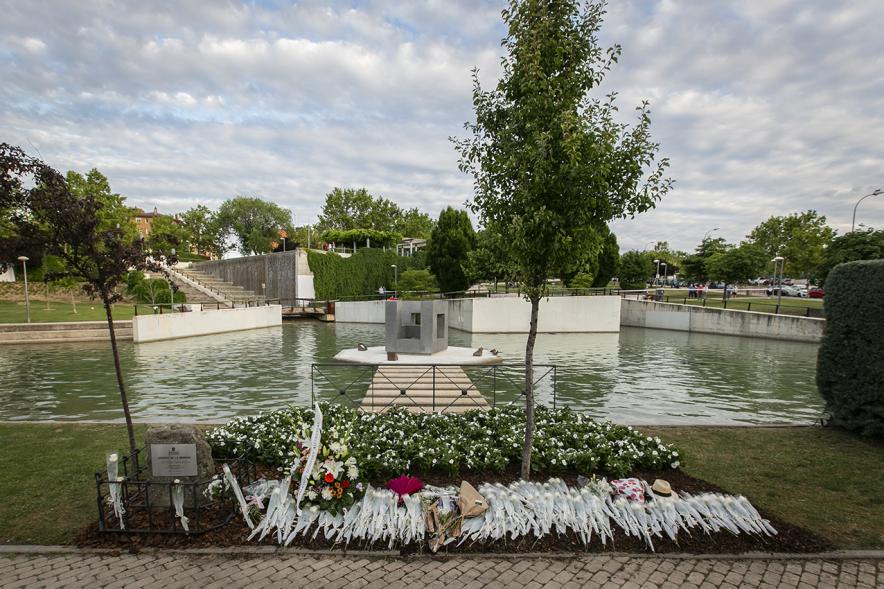 Ofrenda de flores a las víctimas del Covid-19 – 2019