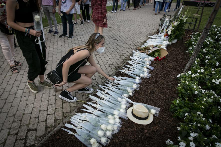 Ofrenda de flores a las víctimas del Covid-19 – 2019
