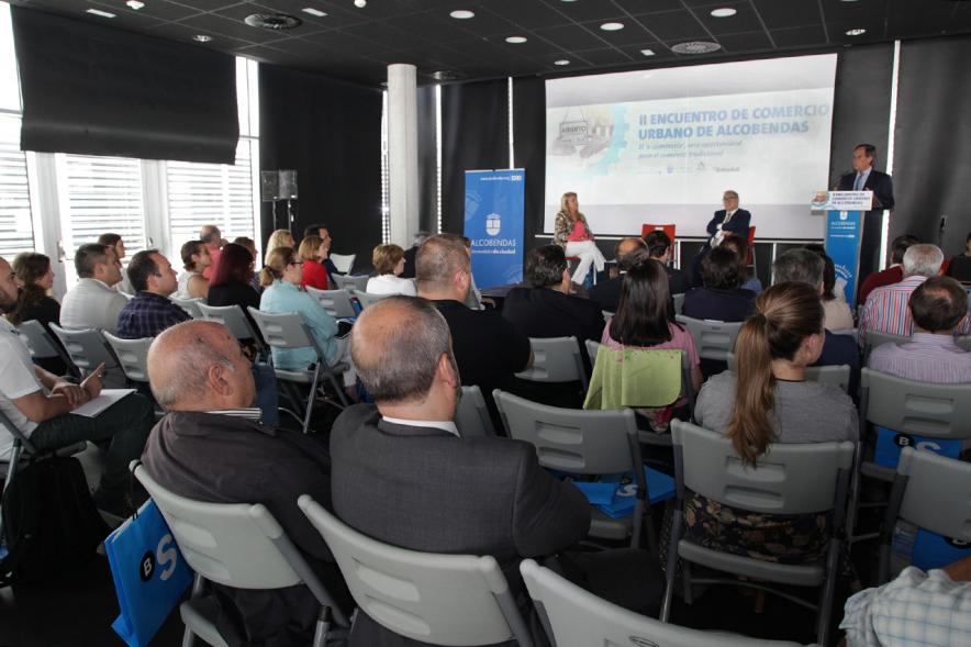 IIº Encuentro de Comercio Urbano de Alcobendas - Imagen posterior de los asistentes.