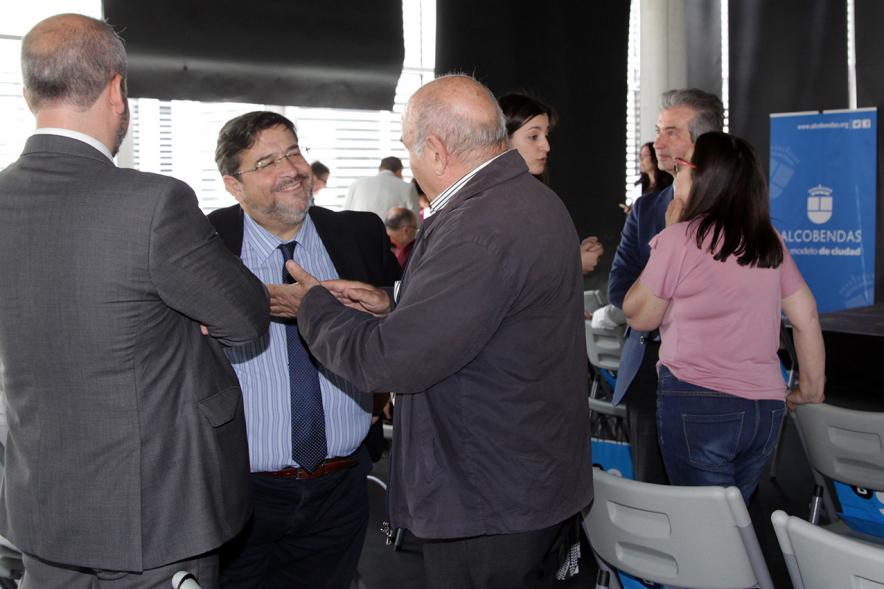 IIº Encuentro de Comercio Urbano de Alcobendas -  Primer plano de los asistentes.