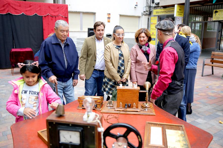 Concejales Roberto Fraile Herrera, Cristina Martínez, Rosario Tamayo Lorenzo   . Comercios Mágicos - 2019
