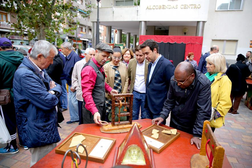 Concejales Roberto Fraile Herrera, Cristina Martínez, Rosario Tamayo Lorenzo   . Comercios Mágicos - 2019