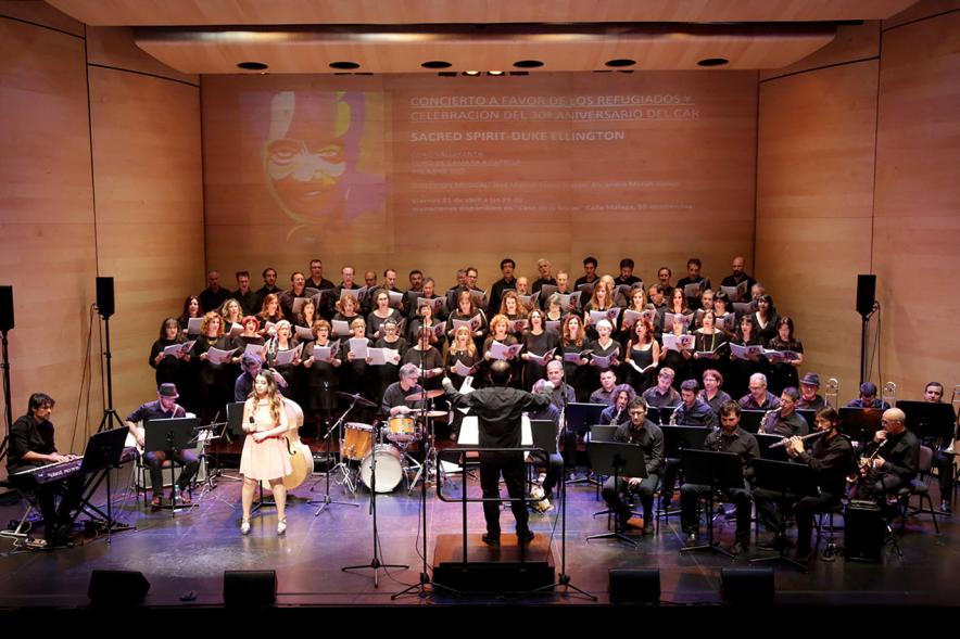 Concierto a favor de los Refugiados - Imagen vista general de las personas que están actuando en el escenario.