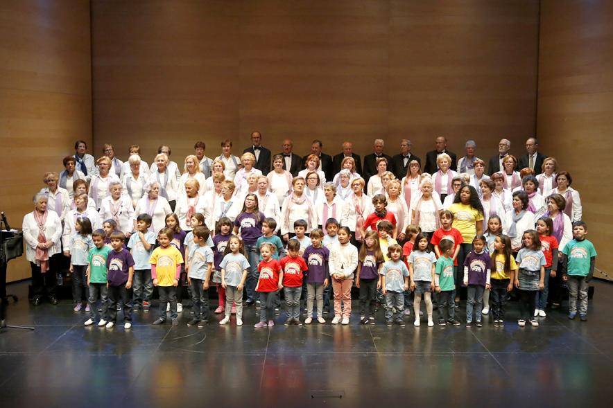 Concierto Intergeneracional 2017 - Toma central del escenario.