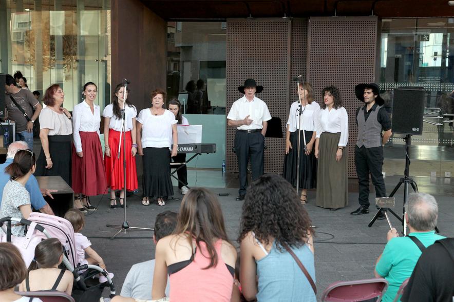 La Música Toma la Calle - Concierto en el Centro de Arte - Actuación con publico en la calle.