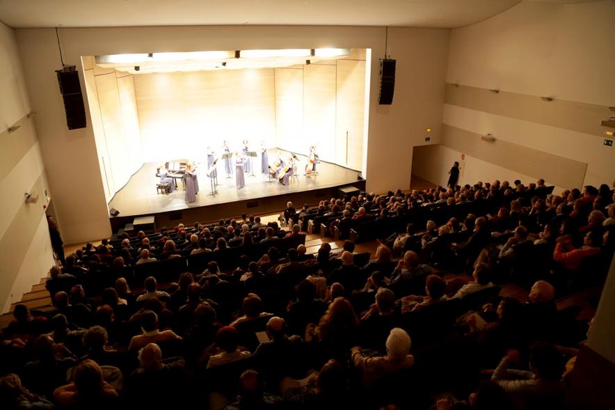 Concierto Orquesta de Mujeres - Imagen cenital del teatro.