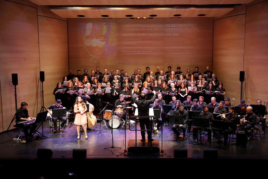 Concierto a favor de los Refugiados - Imagen vista general de las personas que están actuando en el escenario.