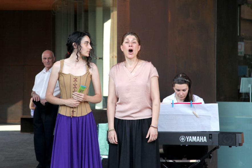 La Música Toma la Calle - Concierto en el Centro de Arte - Una actuación musical.