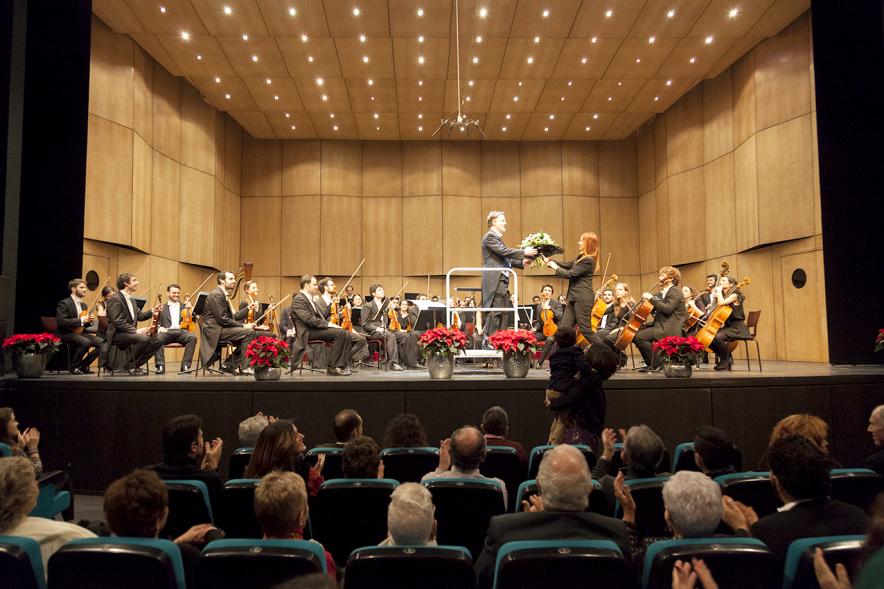 Concierto de Año Nuevo 2017 - Imagen general de la orquesta  y el público asistente.