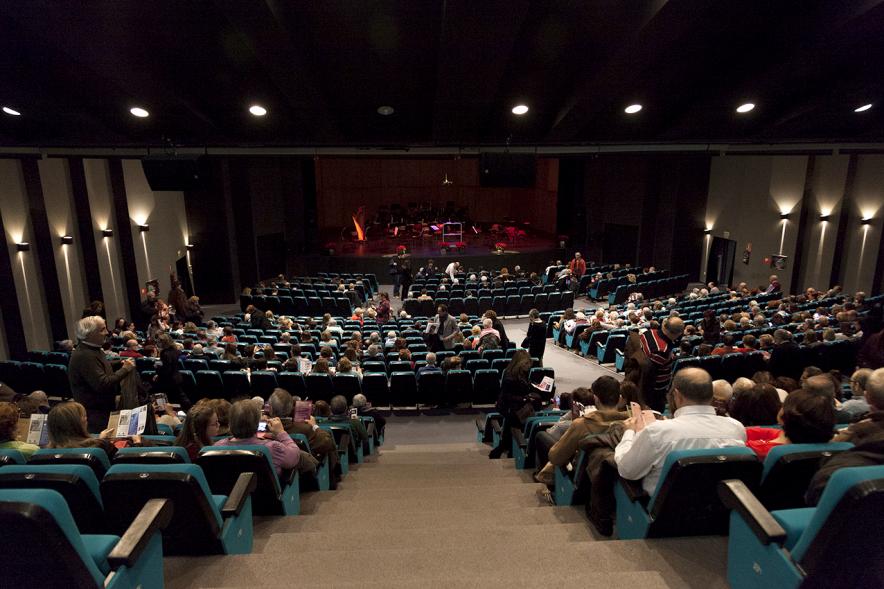 Concierto de Año Nuevo 2017 - Imagen general de la orquesta  y el público asistente.