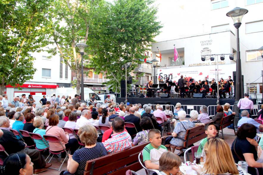 Participantes al evento.San Isidro 2019 - Concierto Alcobendas Big Band en Plaza del Pueblo