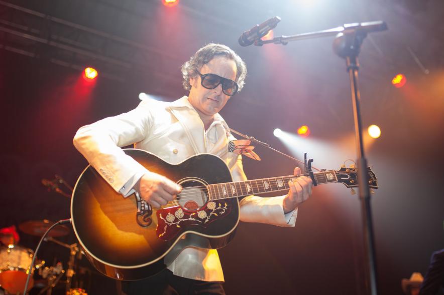 Fiestas Virgen de la Paz 2019 - Concierto Solidario Raimon Devine & His Pearls -  Primer plano de Raimon Devine.