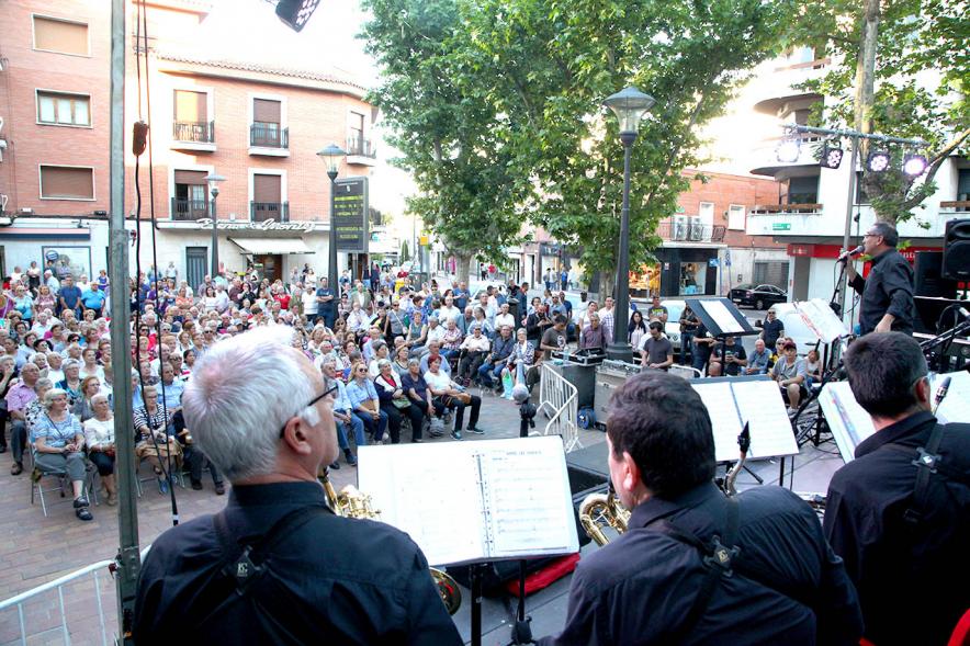 Participantes al evento.San Isidro 2019 - Concierto Alcobendas Big Band en Plaza del Pueblo