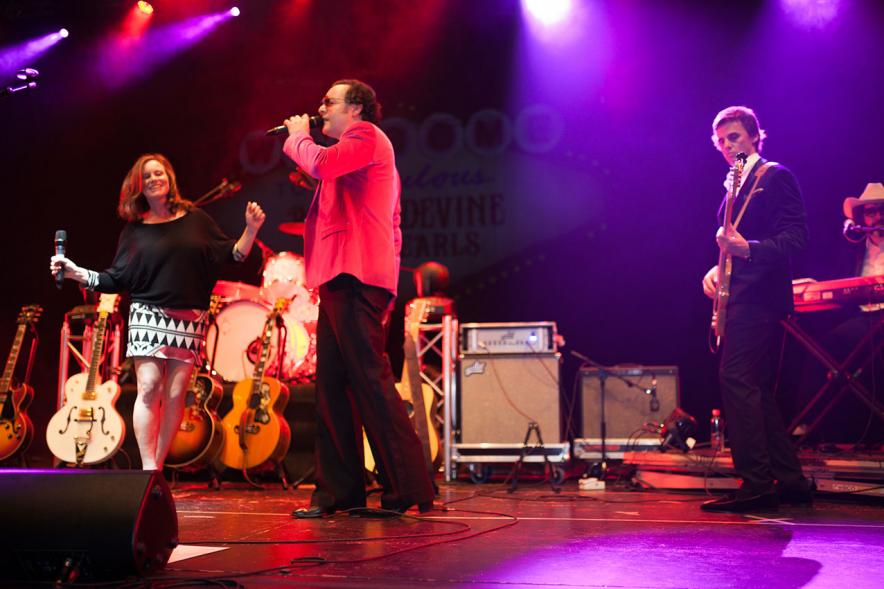 Fiestas Virgen de la Paz 2019 - Concierto Solidario Raimon Devine & His Pearls -  Imagen de la actuación de grupo musical.