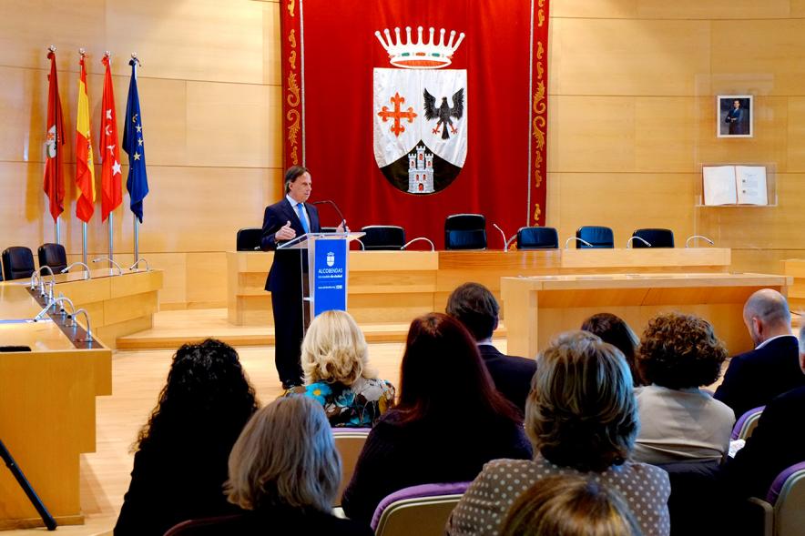 Premios Concilia 2018 - Imagen posterior de los asistentes y el alcalde.