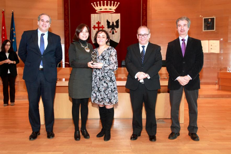 Entrega de Premios de los Escaparates 2016 - Imagen de una de las premiadas.