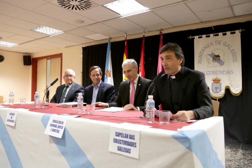 Ciclo de Conferencias de la Xuntanza de Galegos - Imagen de la mesa de conferenciantes.