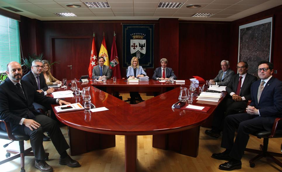 Celebración del Consejo de Gobierno de la Comunidad de Madrid - Imagen de autoridades reunidas.