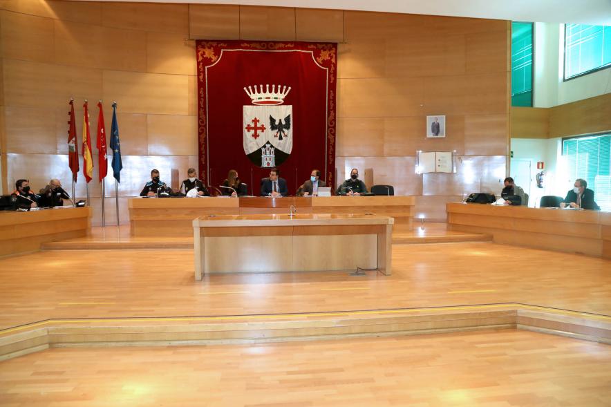 Evento visto desde el fondo del salón de actos
