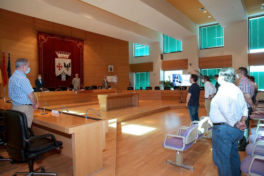 Reunión Extraordinaria del Consejo Social de la Ciudad - Imagen panorámica del Salón de Plenos del Ayuntamiento donde se celebra  la reunión del Consejo Social de la Ciudad.