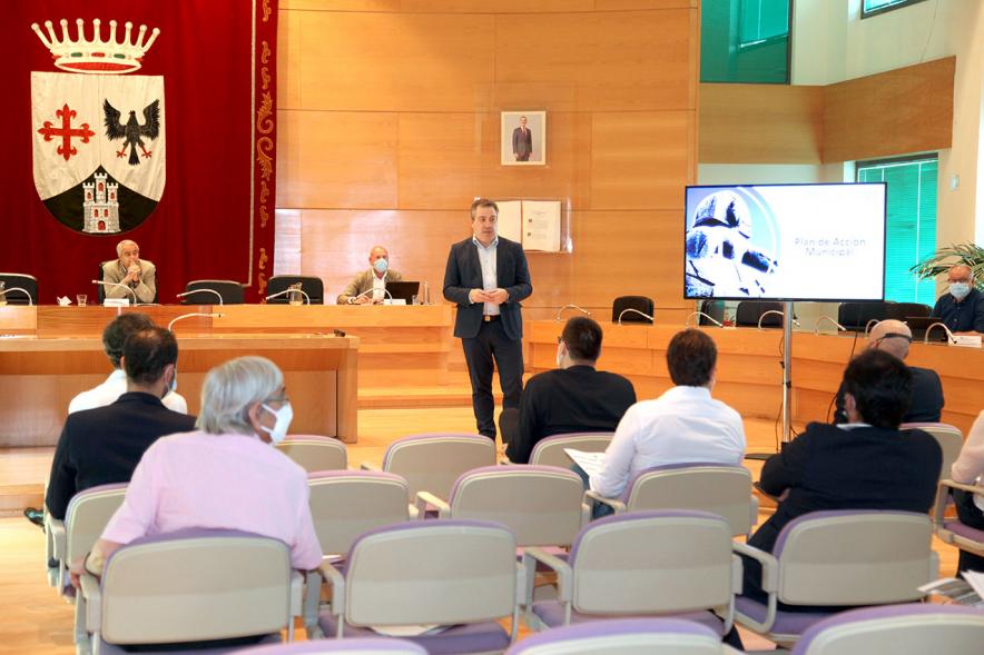 Reunión Extraordinaria del Consejo Social de la Ciudad - Imagen de un miembro de Consejo Social de la Ciudad en un momento de su intervención.