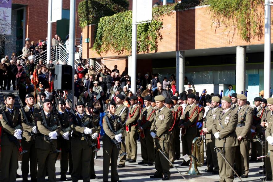 Militares formando