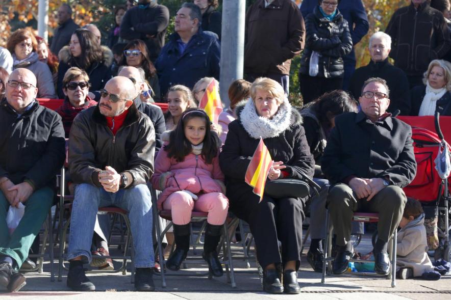 Asistentes a jura de bandera popular