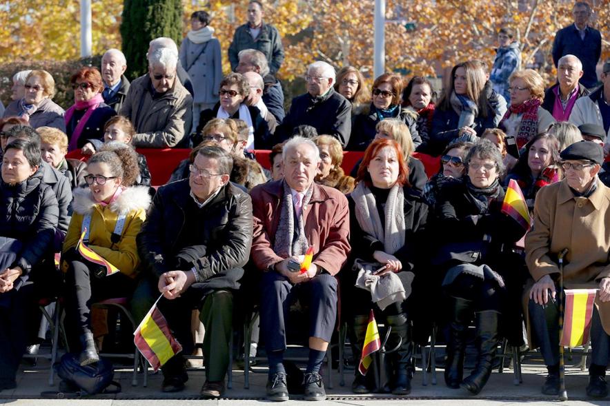 Asistentes a jura de bandera popular