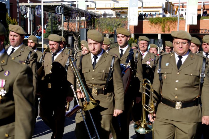 Detalle banda de música desfilando