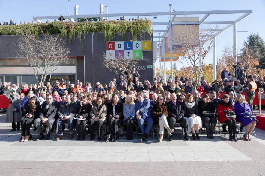 Asistentes a jura de bandera popular