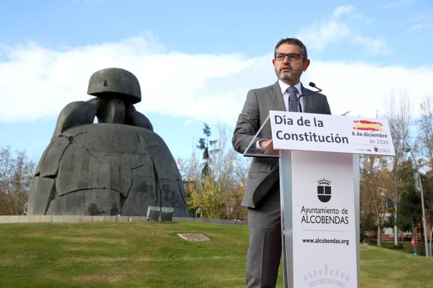 Alcalde Sánchez Acera durante discurso