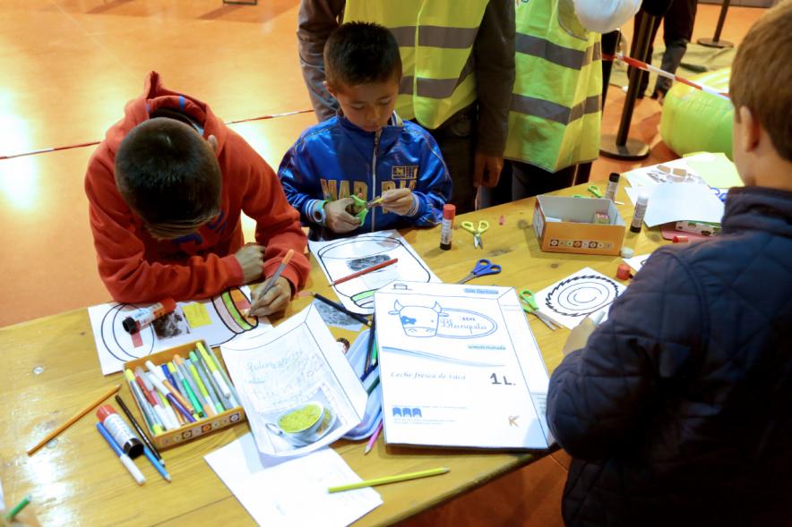 Fiesta del Consumo Responsable en La Esfera -Los participantes. 