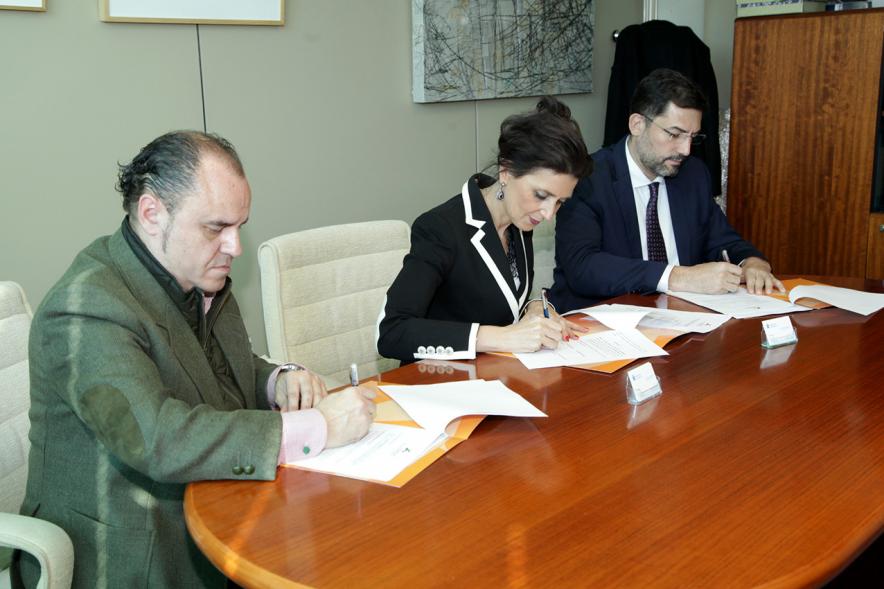 Momento de la firma