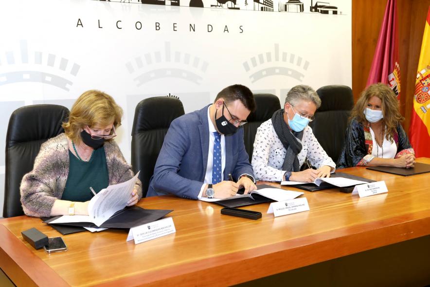  Concejales Miguel Angel Arranz, Inmaculada Puyalto, Ofelia Culebradas y Autoridad. Firma Convenio PBS - CRUZ ROJA - ADILAS - 2020