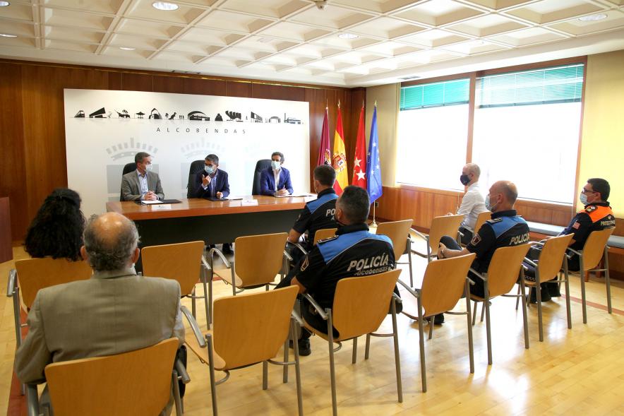 Alcalde Aitor Retolaza y Autoridades en la Firma de Convenio Ayuntamiento - Motor Mecha - 2020