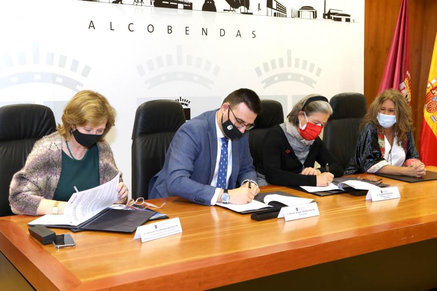  Concejales Miguel Angel Arranz, Inmaculada Puyalto, Ofelia Culebradas y Autoridad. Firma Convenio PBS - CRUZ ROJA - ADILAS - 2020