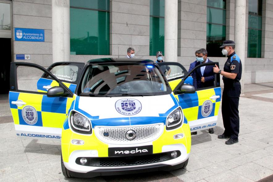 Presentación del coche Mecha en el acto de Firma de Convenio Ayuntamiento - Motor Mecha – 2020